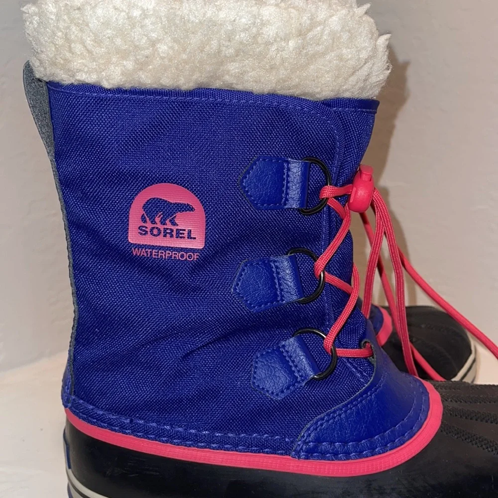 SOREL Purple, Pink, Black and white Waterproof Snow Rain Wintet Boots Size 4